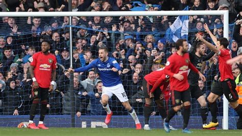 Late Goal Decides Everton Vs Manchester United